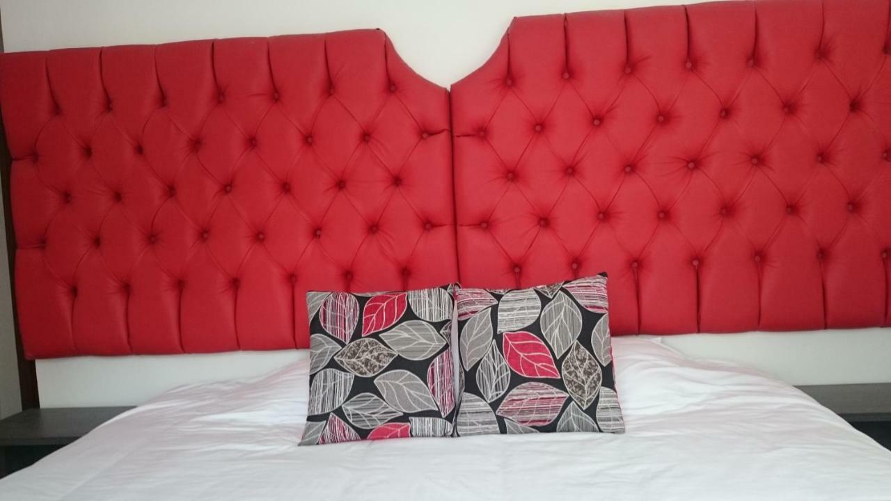 Suites+Arte Quito Esterno foto